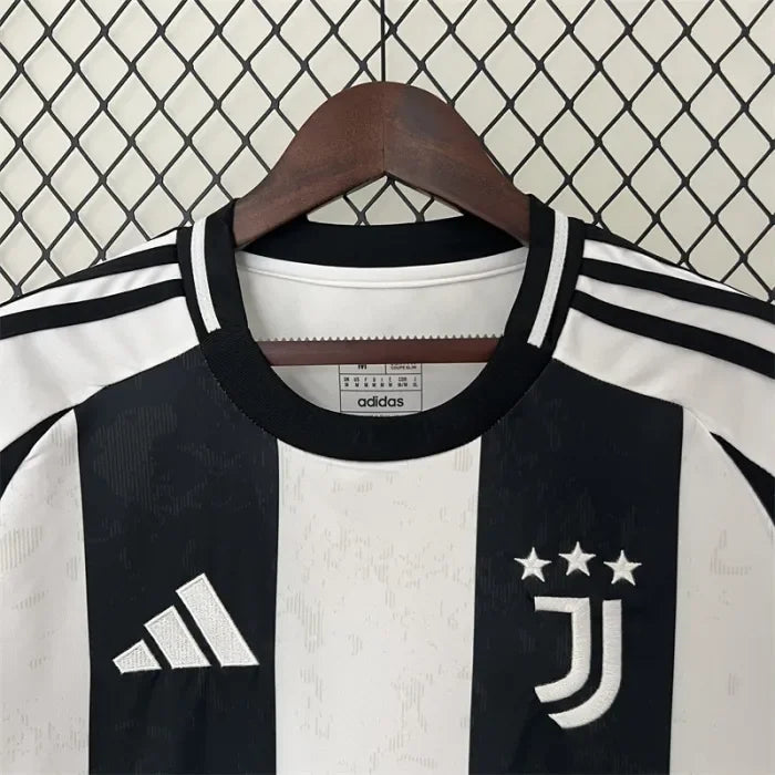 24/25 Juventus Heimtrikot